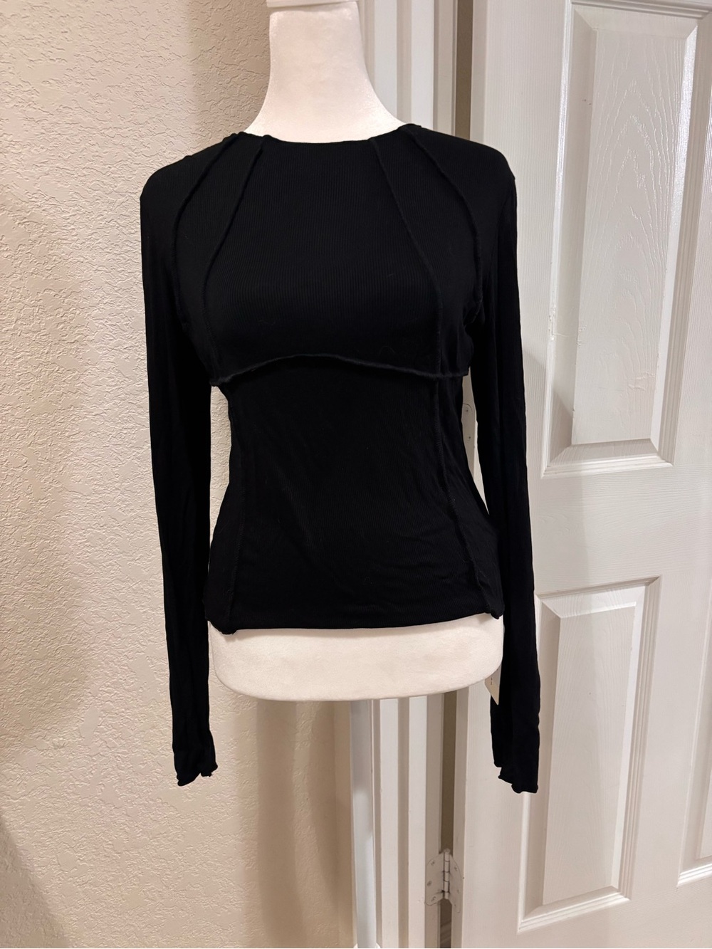 Commense Black Long Sleeve Seam-Panel Top
